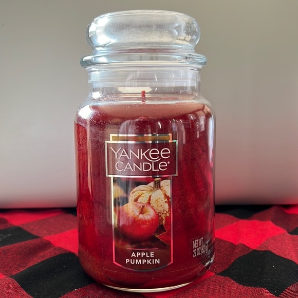 Yankee candle apple pumpkin.
